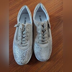 New Women's Gold Pediconfort Sneakers, size  38, (8.5)